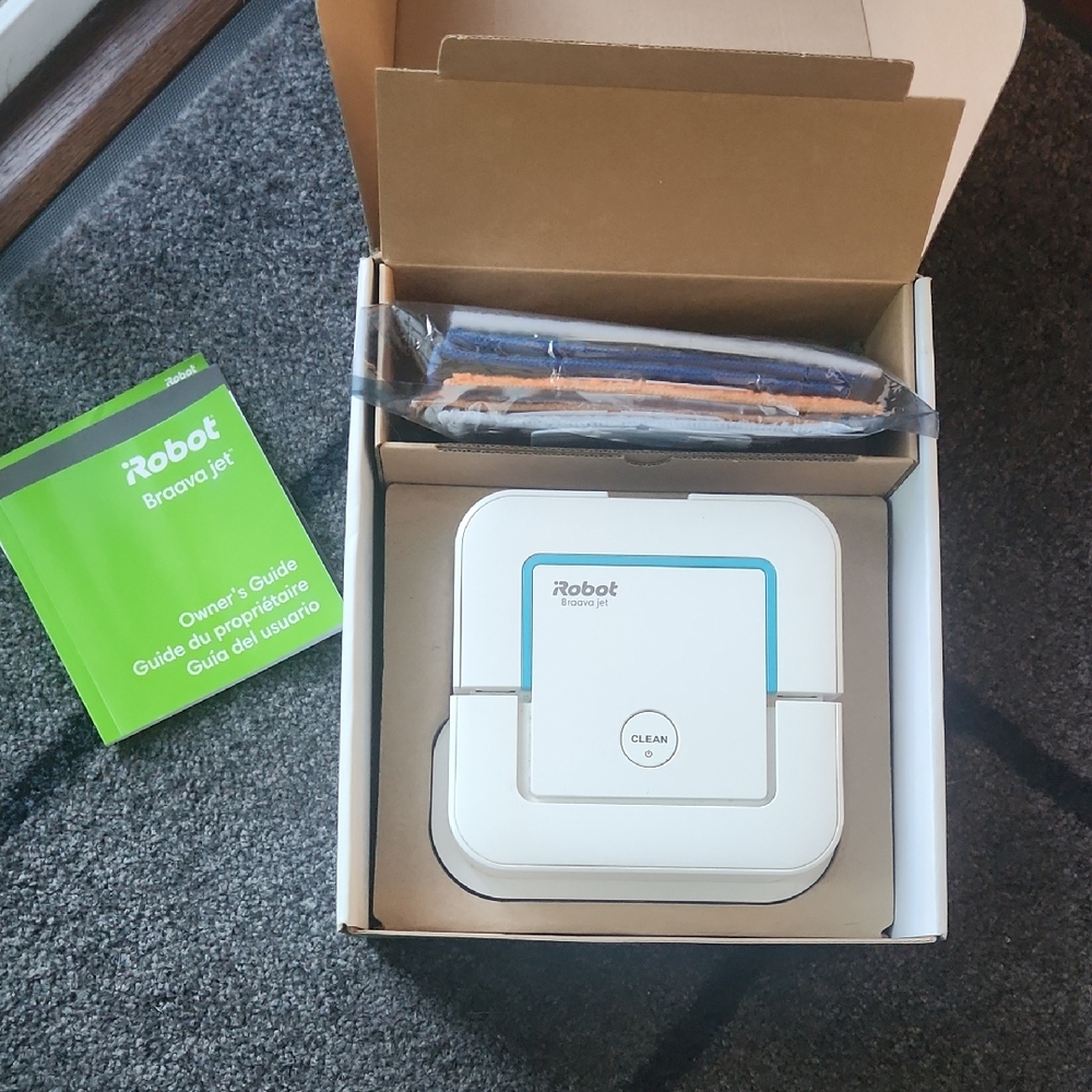 Braava Jet White Floor Mopping Robot